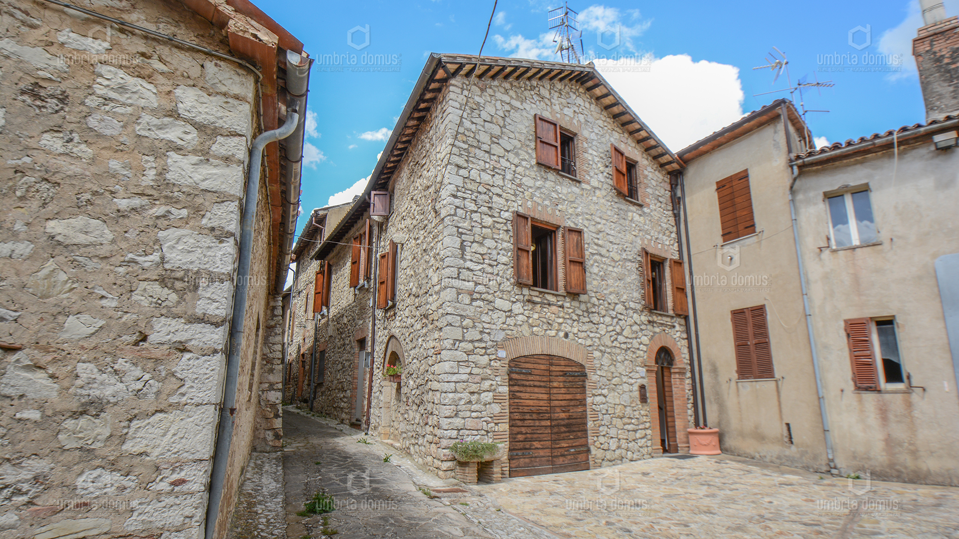 Cielo terra nel borgo Medievale