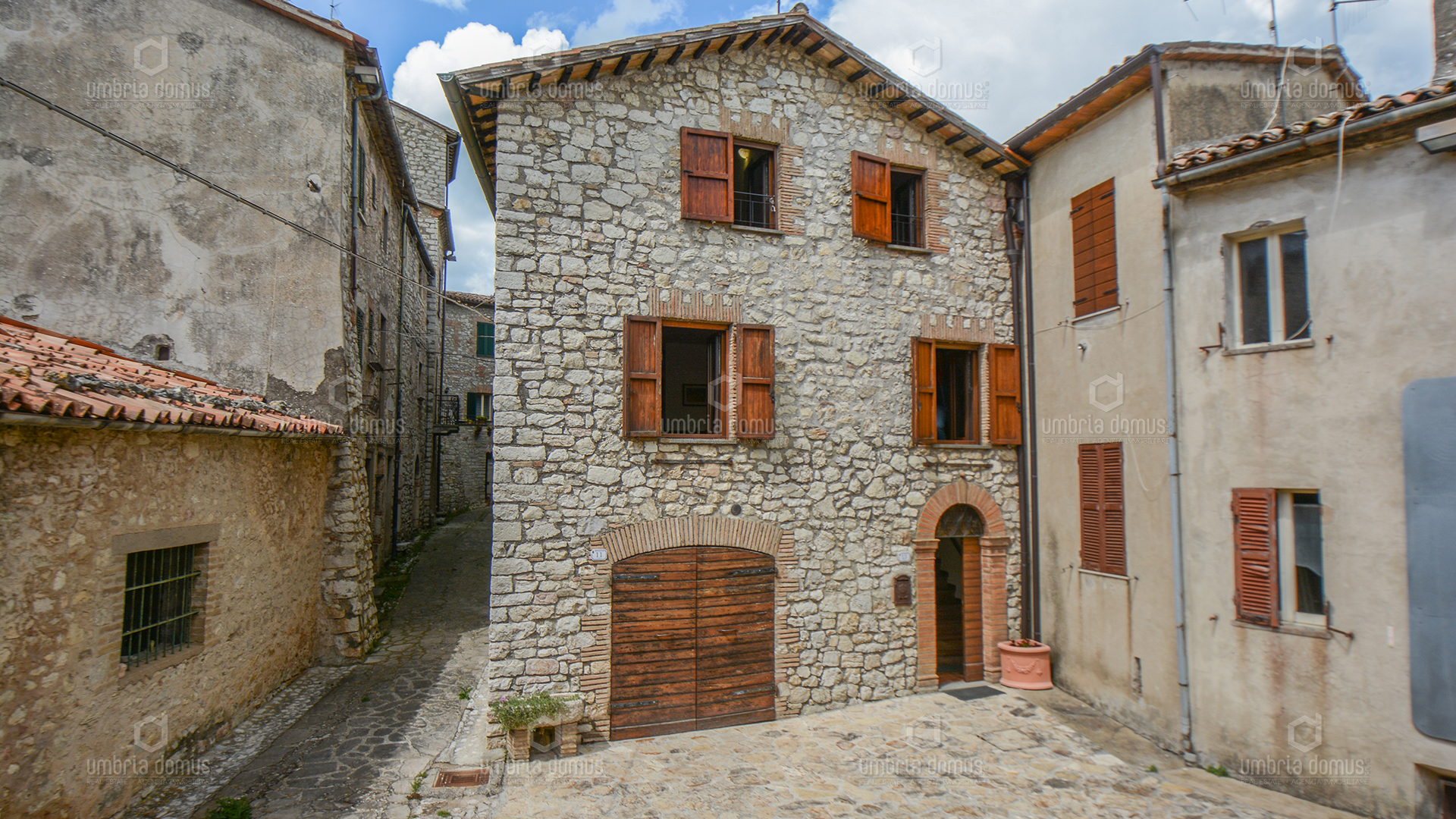 Cielo terra nel borgo Medievale