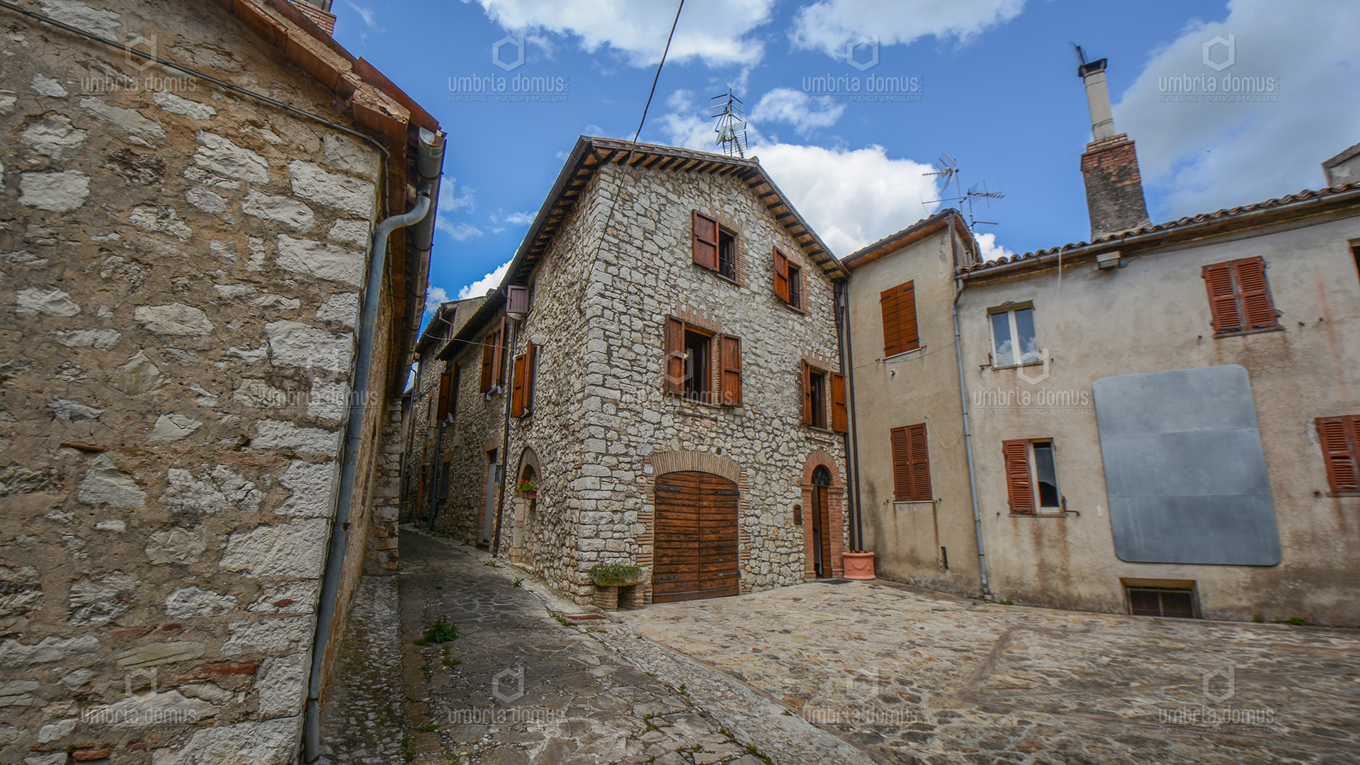 Cielo terra nel borgo Medievale